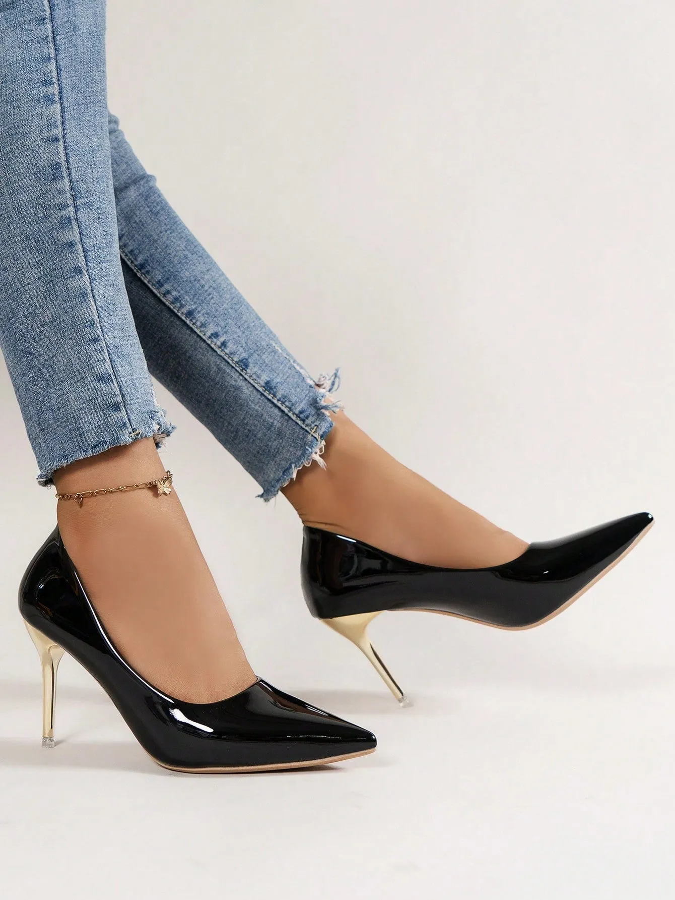 Elegant Pointed Toe Shiny Patent Leather High-Heeled Pumps