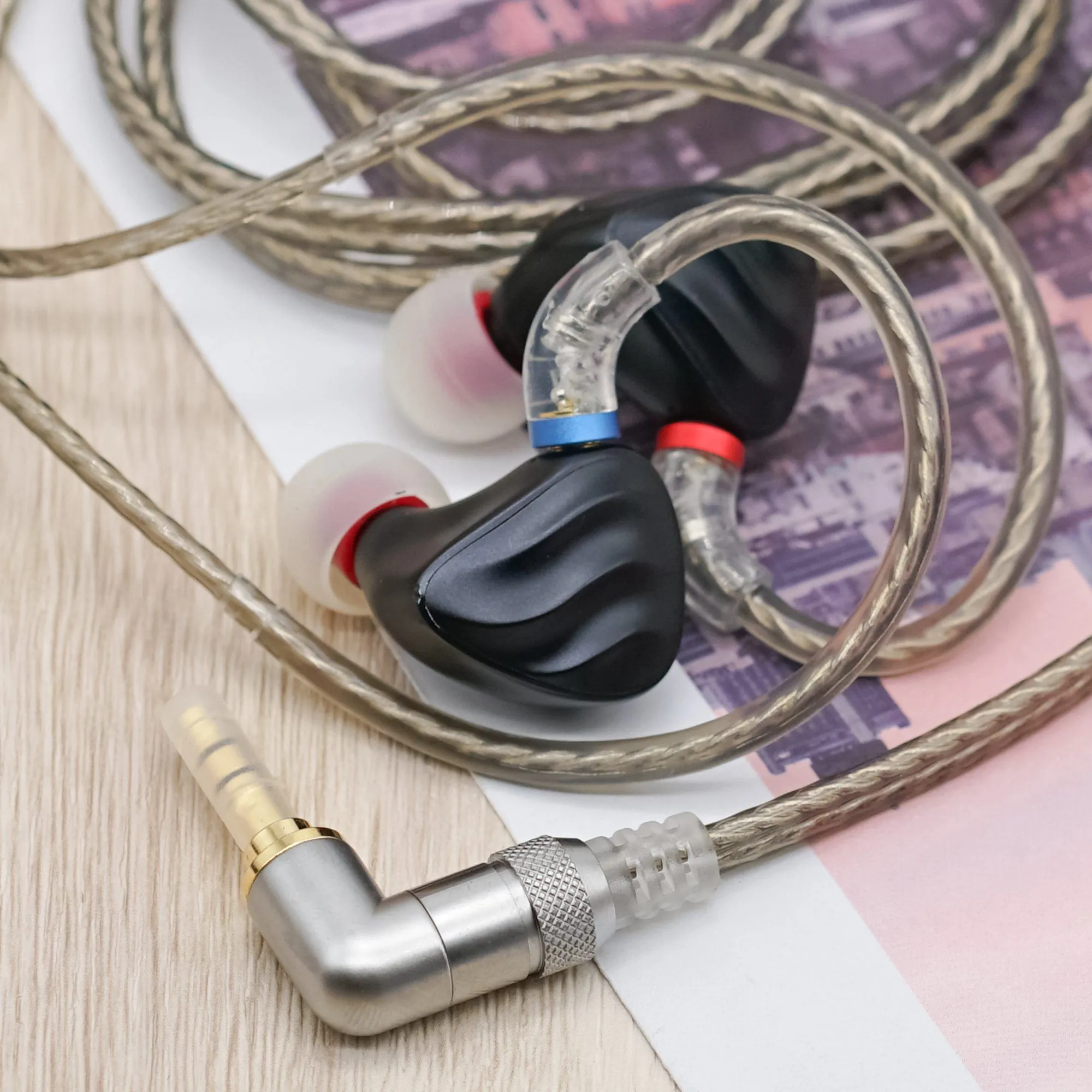 FiiO FH3 Beryllium-Plated DD  Knowles BAs IEMs